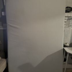 Full Size Mattress (Barely Used)