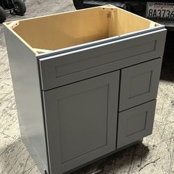 Shaker Gray 30” Wide Bathroom Vanity - 1 Door, 2 Drawers