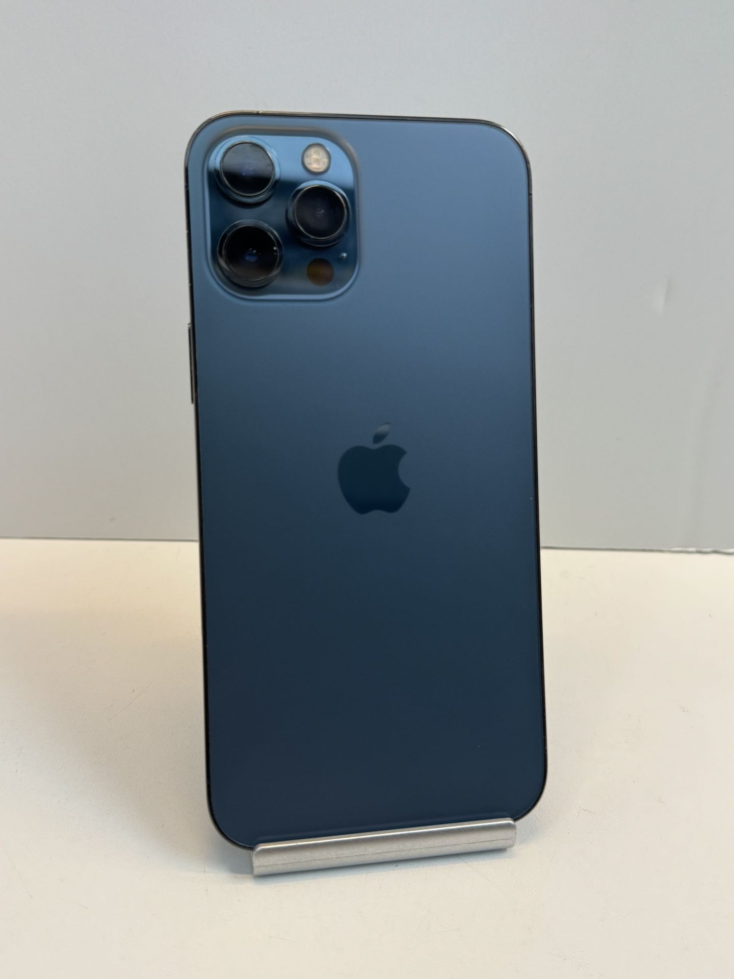 Apple iPhone 12 PRO MAX 128gb. ( Unlocked Cellphone )