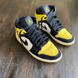 Air Jordan 1 “Yellow Toe”