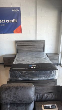 Cama queen con 2 night stands ‼️