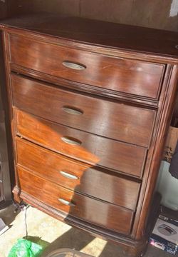 Brown 5 drawer dresser