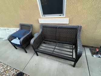 Outdoor furniture (no cushions)