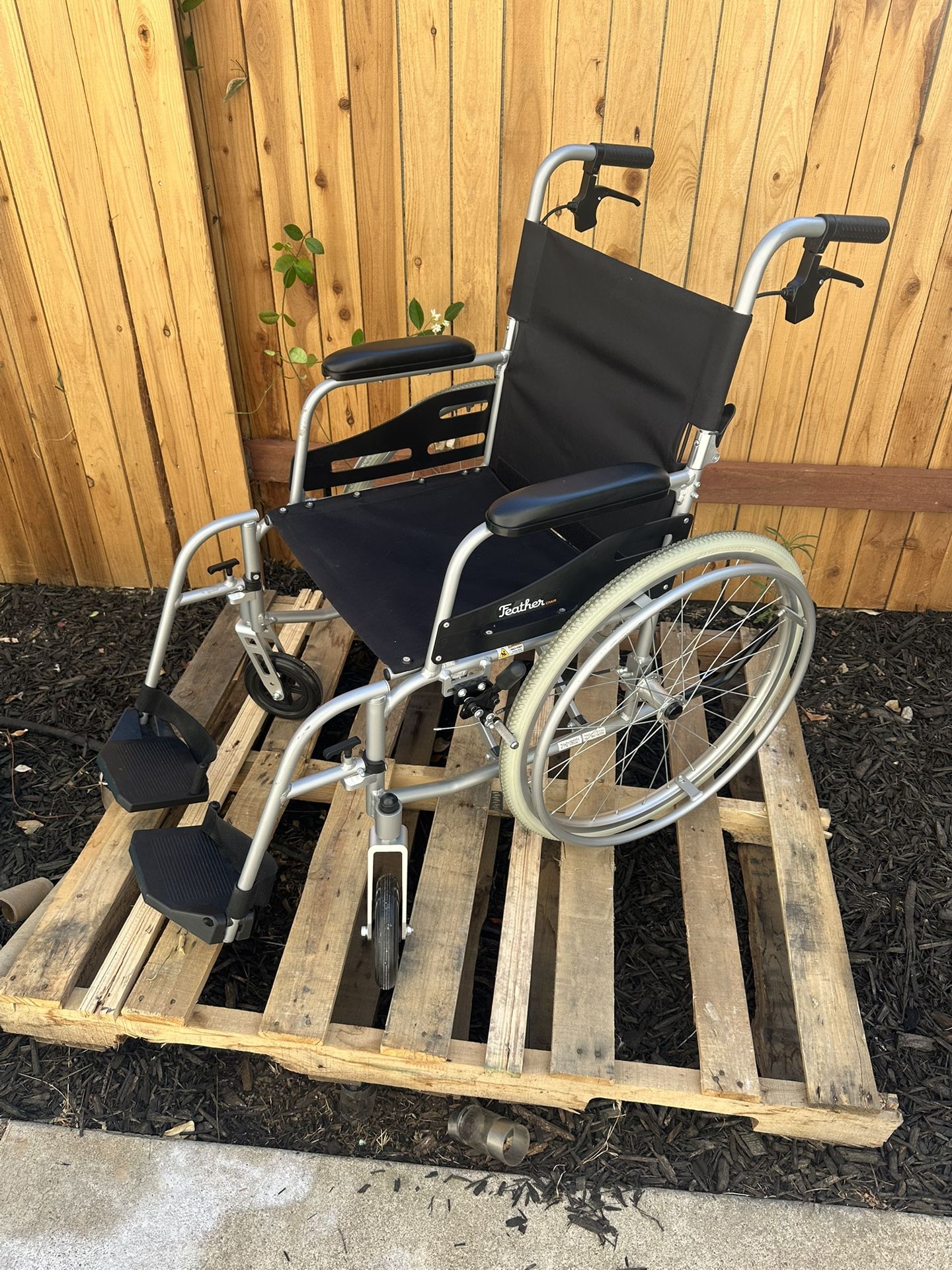 Feather Weight 13 pound Wheelchair 