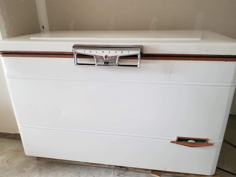 Free Vintage 1954 Coldspot Chest Freezer Project Piece Does Not Cool For Sale In Tacoma Wa 7280