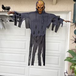Hanging Pumpkin Ghoul Halloween Prop – 6ft