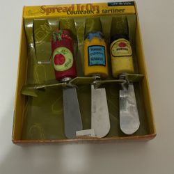 Joie de Vivre Spread It On Butter Knives Set of 4 Spreaders Jars Kitschy Boxed 