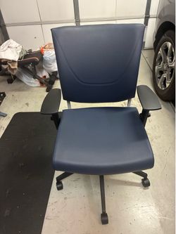 NIce leather office chair