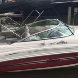 Weekend Boat riders! 2004 SeaRay Boat! One Of The Only Boats With shade Out There ! Only 85 hours on motor!