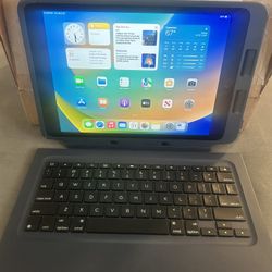 iPad 5th Gen with Keyboard Case