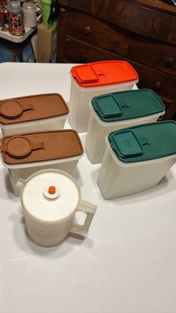 Tupperware juice or tea containers with lids