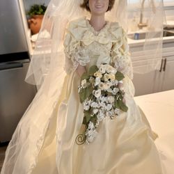 Princess Diana Bride doll- Danbury Mint