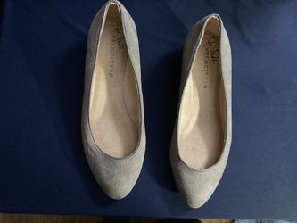 Woman Shoes Size 7.5