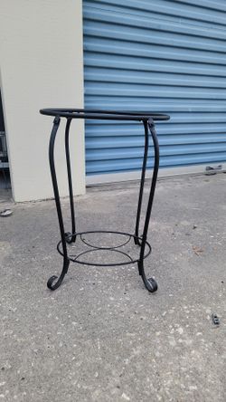 Plant stand. Black metal.