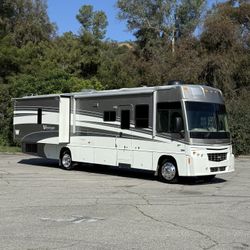 2008 Winnebago 35 Class A Motorhome 