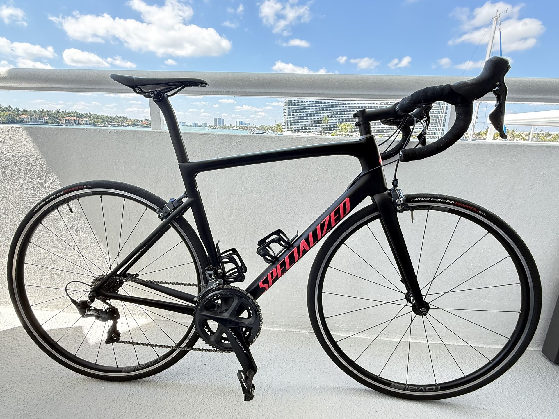 Road Bike SPECIALIZED TARMAC - Excellent Condition!