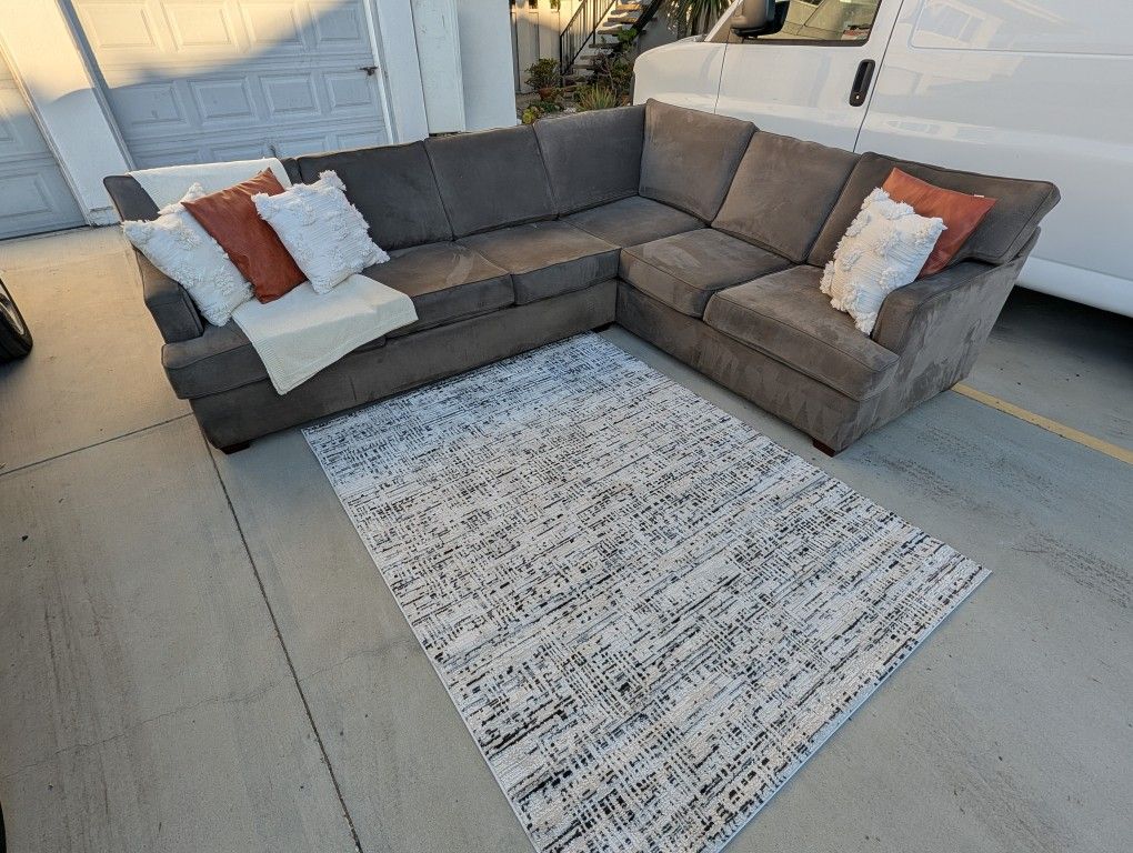 Gray Sectional - Excellent Condition