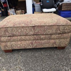 Bassett Storage Ottoman