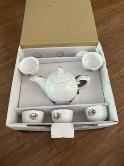 Porcelain Tea Pot Set