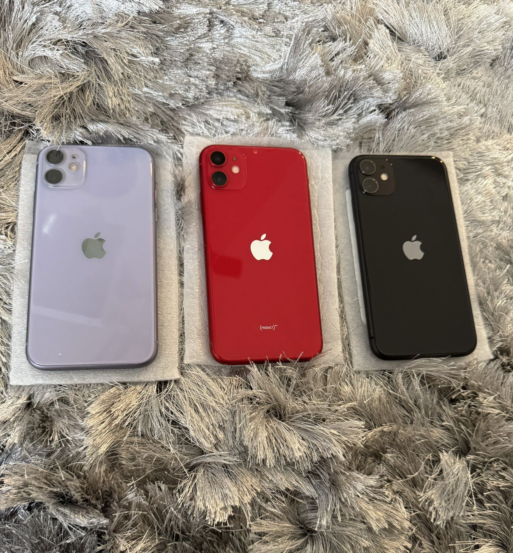 Unlocked Apple 🍏 iPhone 11 (RED OR BLACK) 64GB - Great Condition