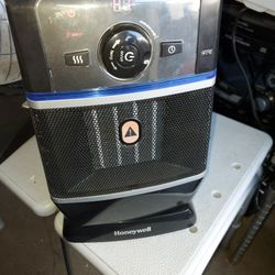 Honeywell Digital Mini Tower Ceramic Heater, HZ-370BP for Sale in La Presa,  CA - OfferUp