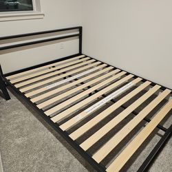Zinus Trisha Queen Metal Bedframe low profile