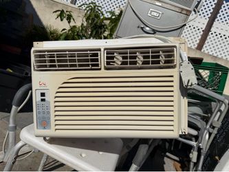 Daewoo  5,300 BTU window air conditioner
