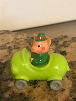 Vintage 1994 R. Scarry Li Piggy In Green Pickle Car Action Figure Toy 2”