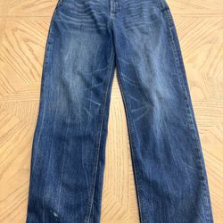 Old navy woman’s straight leg blue jeans mid rise size 4