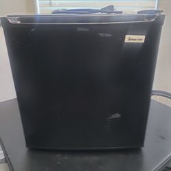 Dorm Room Magic Chef Mini Fridge