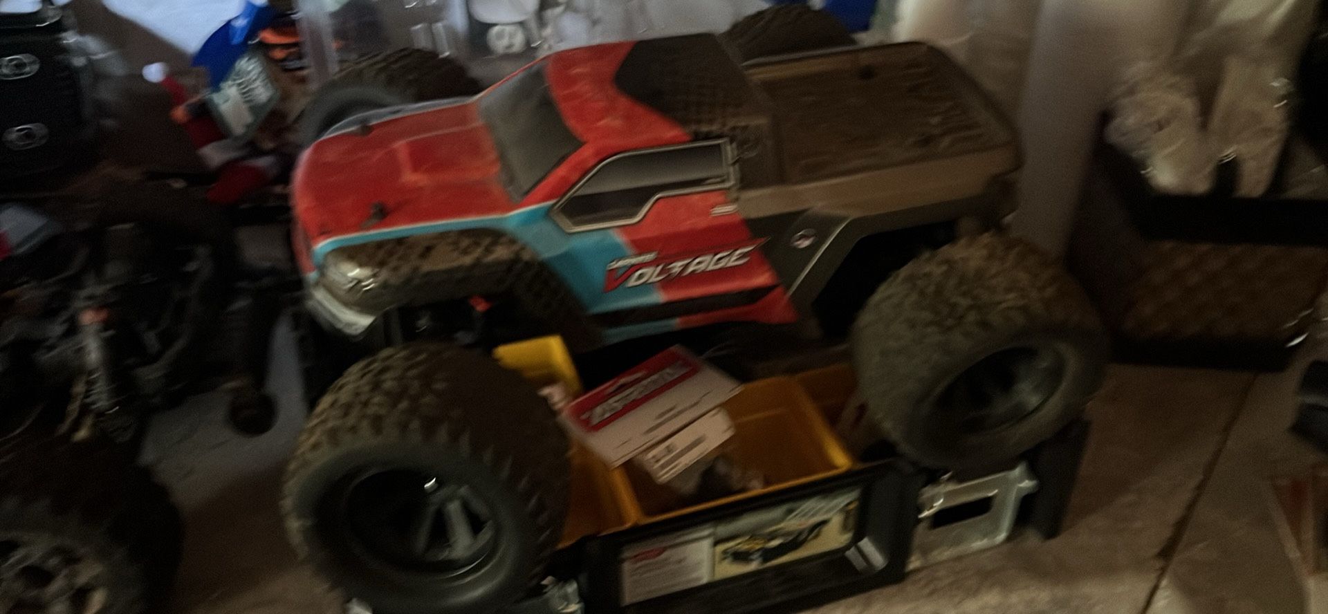Aarma Voltage RC Truck