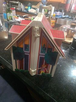 Play mobile doll house