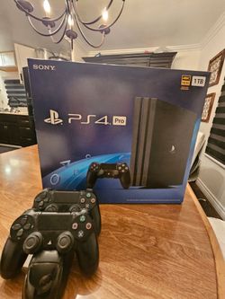 PS4 Pro 4K 1TB Jet Black