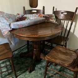 Dining Room Table And Chairs 