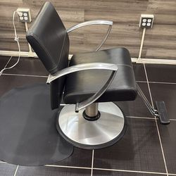 Salon chair