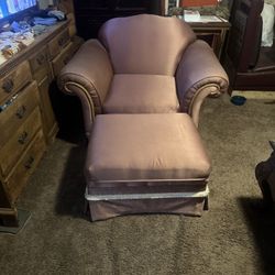 Plush Comfy Large Chair Hardly Used Looks New 