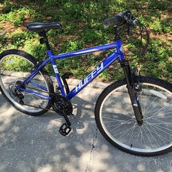 Like New 26 Inch Men's huffy Rock Creek Blue Mountain Bike