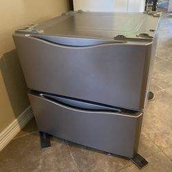 Washer And Dryer Kenmore Pedestals  (set of 2)