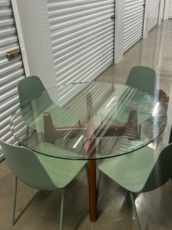 Glass top round dining table