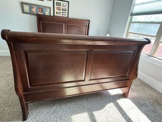 Queen size bedroom set