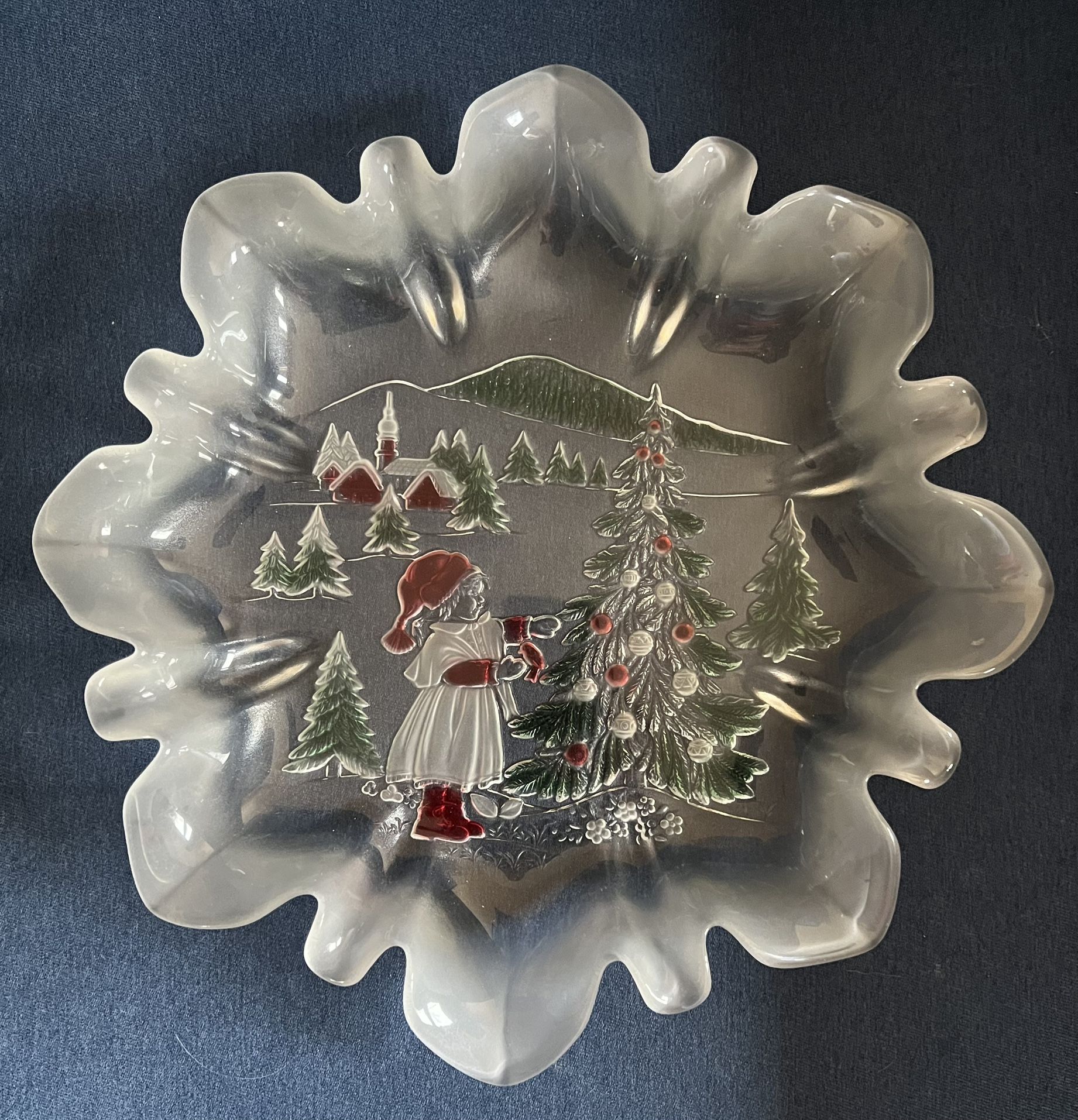 Mikasa Holiday landscape Christmas Crystal Ruffled Edge Serving Platter