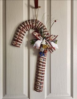 Christmas Candy Cane Wreath/ door hanger