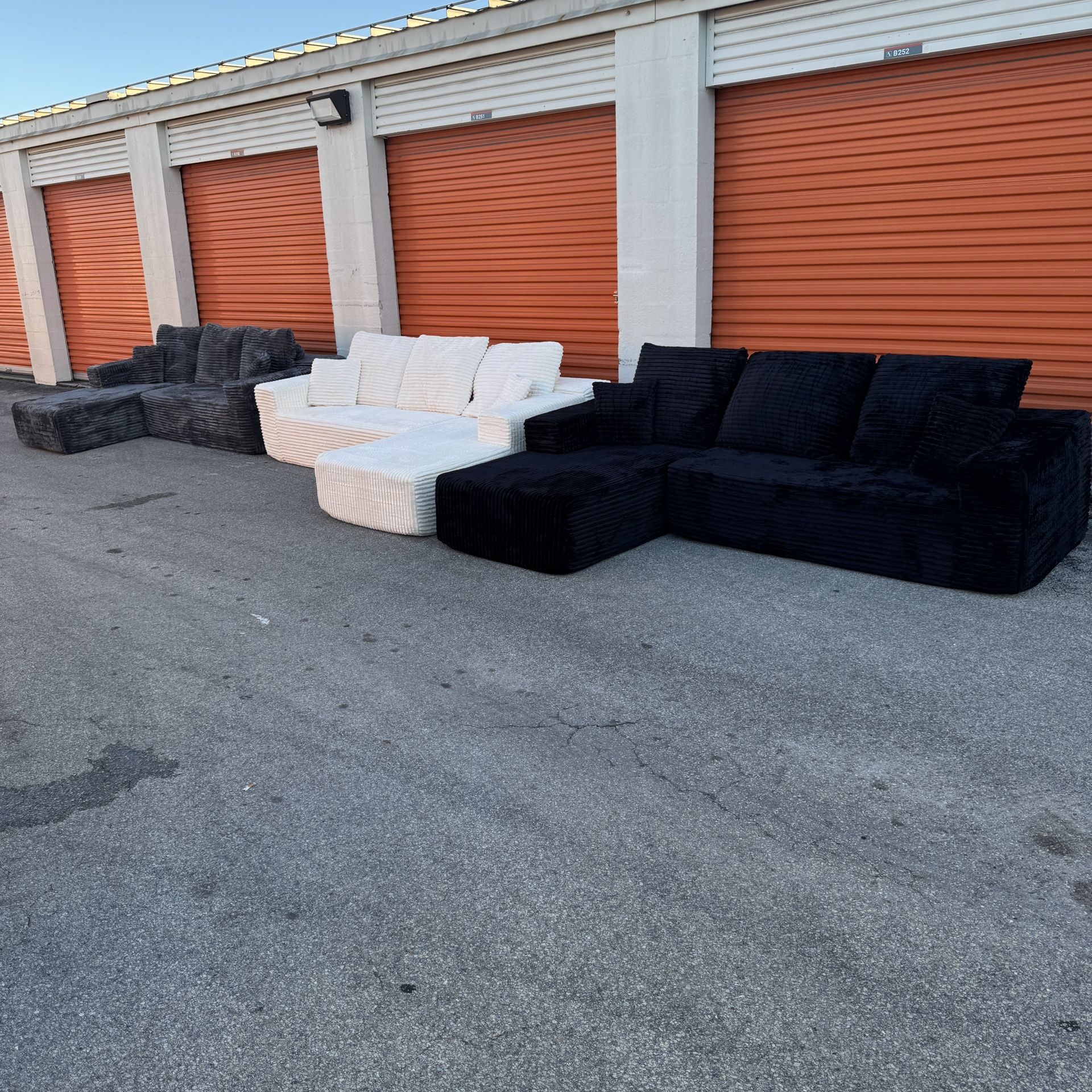 NEW! Plush Corduroy Sectional Couch 🚛 SAME DAY DELIVERY