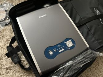 Canon X700 Multimedia Projector-Used