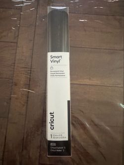 Cricut Smart Permanent Vinyl, Black - 3ft Roll (13'x36') Adhesive Craft Vinyl - Matless Cutting for cuts up to 12ft with Maker 3 / Explore 3 Machines
