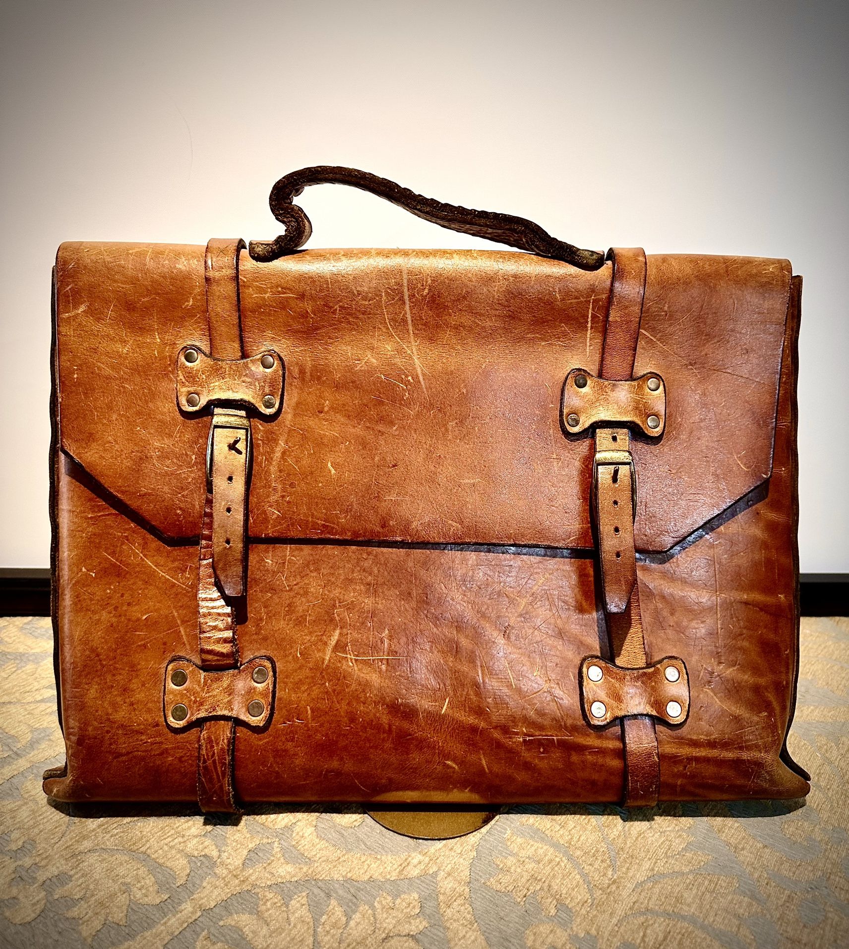Awesome vintage hard leather business briefcase H12.5xW17 inch Lbs 3.5