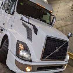 Volvo Semi Truck Vnl780