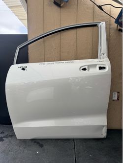 2021 2022 2023 2024 TOYOTA SIENNA LEFT FRONT DOOR OEM USED