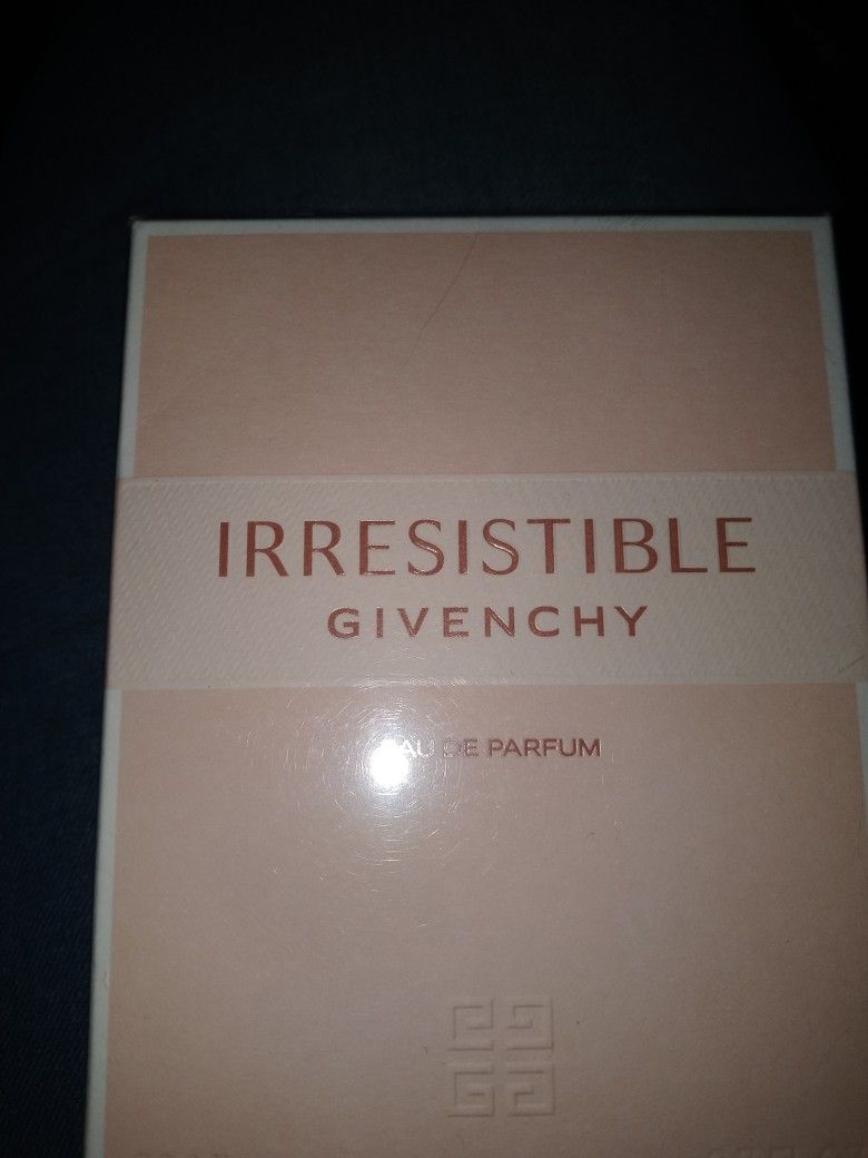 Givenchy irresistible Perfume
