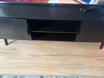Entertainment center